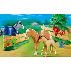 4188-Famille de Chevaux