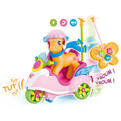 Poney Scootaloo et son scooter radio-commandé