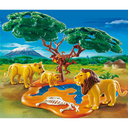 4830-Famille De Lions Avec Singes