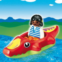 6764-Fillette Avec Bateau Crocodile