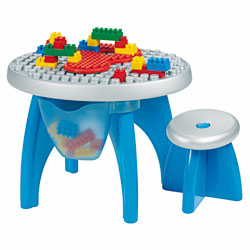 Table d'activités avec tabouret
