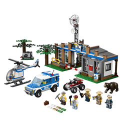 4440-Poste de Police en Forêt