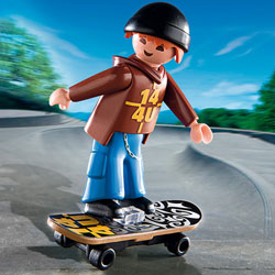 4754-Jeune avec skateboard