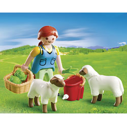 4765-Agricultrice avec moutons