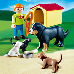4498-Enfant, Famille de Chiens