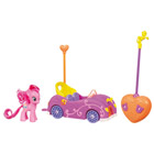 Pinkie Pie et sa voiture radiocommandée