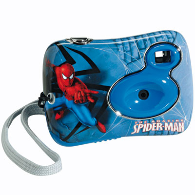 Appareil photo numérique Spiderman 2 en 1: Photo et Webcam.Résolution: 1,3 M de pixels. Ecran: 1,1 pouces pour faciliter la prise de vue. Dragonne et câble USB fournis. Fonctionne avec 2 piles LR03 non fournies.