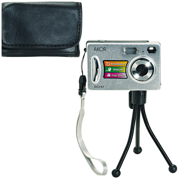 Appareil photo numérique 1,3 millions de pixels optiques, 2 millions par interpolation, flash, fonction vidéo & webcam. Livré avec trépied, pochette, 3 piles Lr03, cordon USB et logiciel de photos. Compatible Windows 98SE, Me, 2000, XP & Vista. Fonctionne avec 3 piles LR03 fournies.