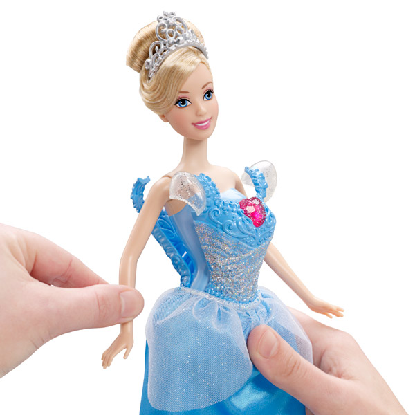 Princesses Disney Cendrillon et sa Robe à paillettes ref princesses disney cendrillon et sa robe a paillettes