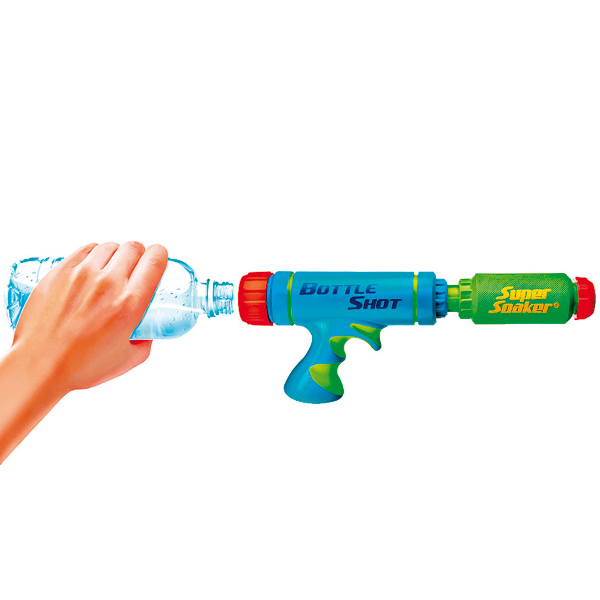 Super soaker � r�servoir universel