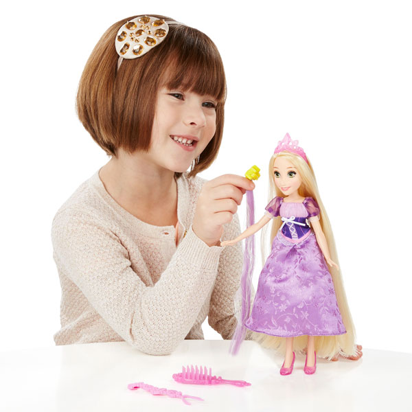 grande poupée raiponce