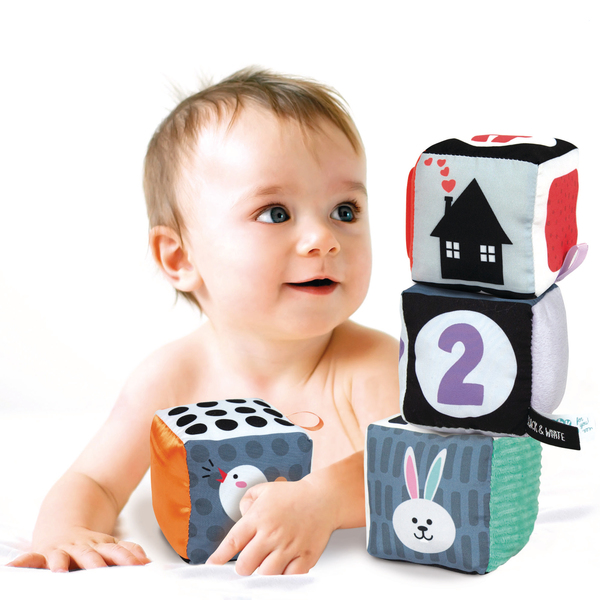 Cubes D Eveil En Tissu Noir Et Blanc Clementoni King Jouet Activites D Eveil Clementoni Jeux D Eveil