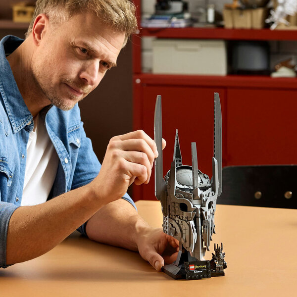 11373 - LEGO® Icons - Le Seigneur des Anneaux : le casque de Sauron