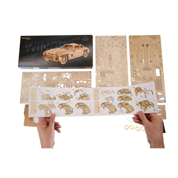 Maquette coupé sport ailes papillon (262 pièces)
