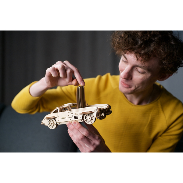 Maquette coupé sport ailes papillon (262 pièces)