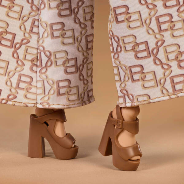 Poupée Barbie Signature Basics - Modèle 07