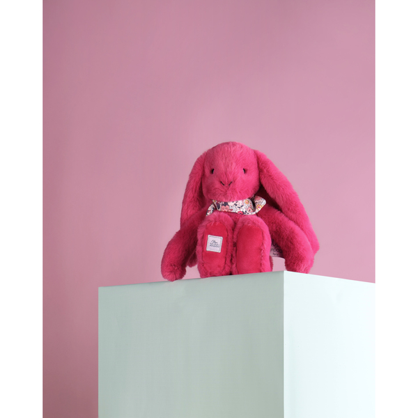 Peluche à câliner lapin fushia avec bandana