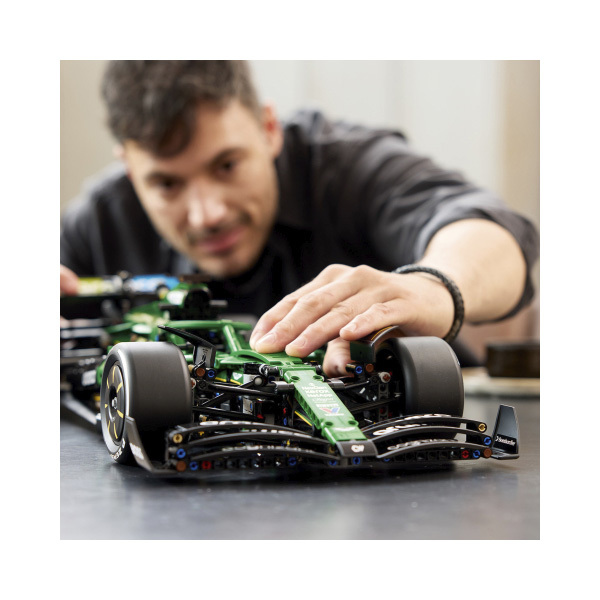  42240 - LEGO® Technic - Voiture Aston Martin Aramco AMR25 F1 