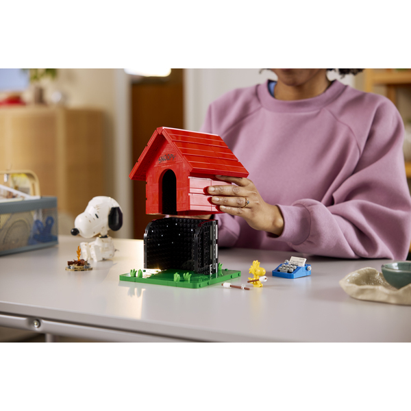 21368 - LEGO® Ideas - Peanuts : la niche de Snoopy