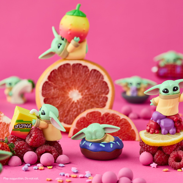 Figurine mystère Grogu 3,5 cm - Un petit creux - Série 1