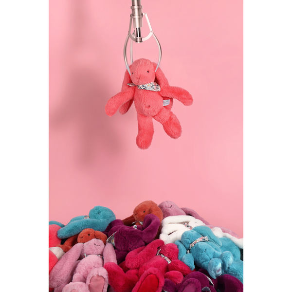 Peluche à câliner lapin corail avec bandana