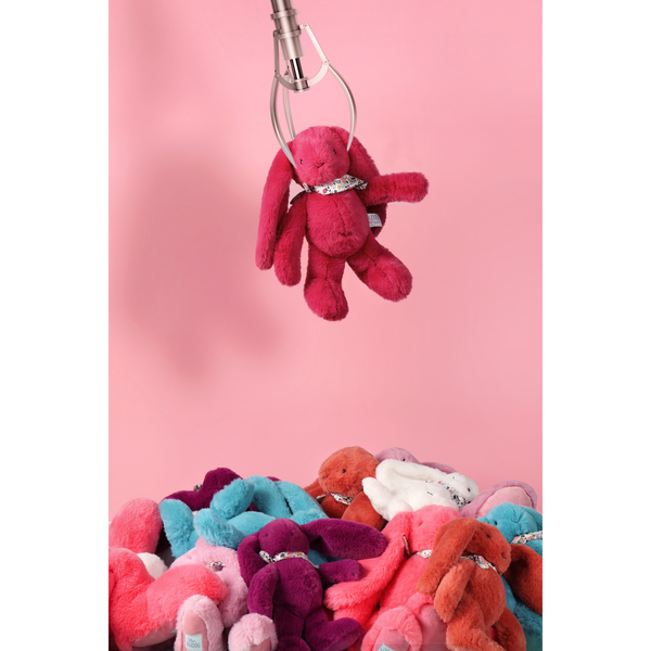 Peluche à câliner lapin fushia avec bandana