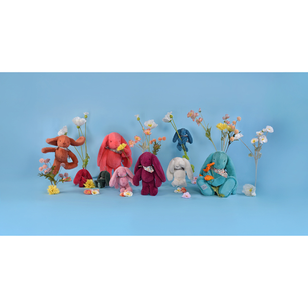 Peluche à câliner lapin prune avec bandana