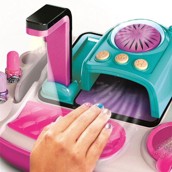 Nail art studio