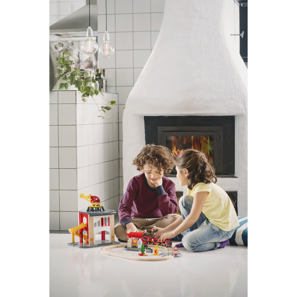 BRIO World 33833 - Caserne de pompiers