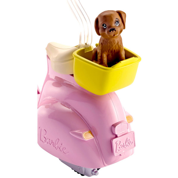 Barbie scooter et son petit chien