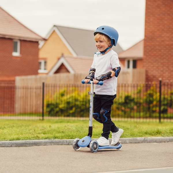 Trottinette enfant verte, lumineuse et pliable - Globber Globber