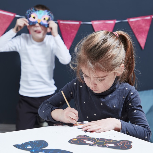 Coloriage scratch art masques - Les ateliers du calme