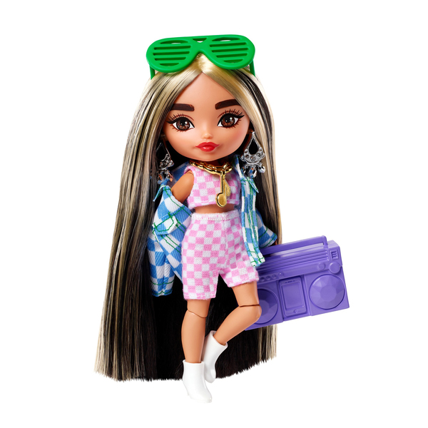Poupée Barbie Extra Mini tenue à carreaux Mattel : King Jouet, Barbie et  poupées mannequin Mattel - Poupées Poupons