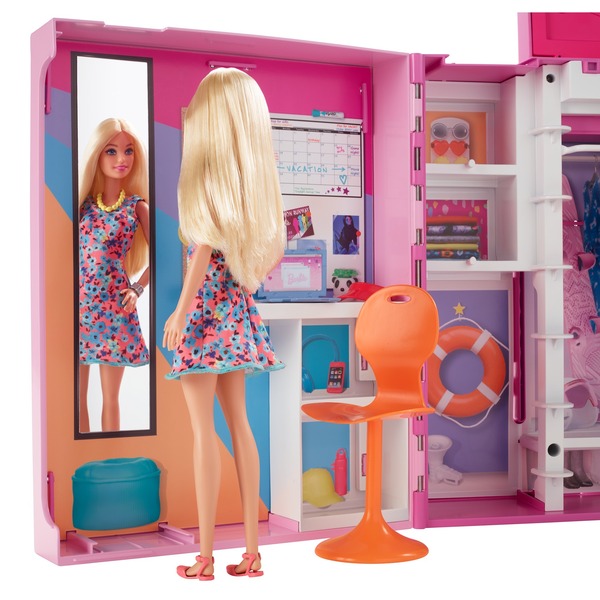 Poupée Barbie et Coffret Dressing Deluxe