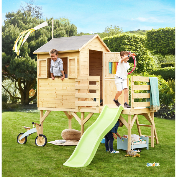 Maison en bois avec toboggan Joséphine