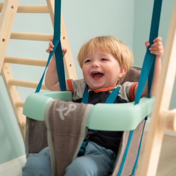 Balançoire bébé avec triangle d escalade