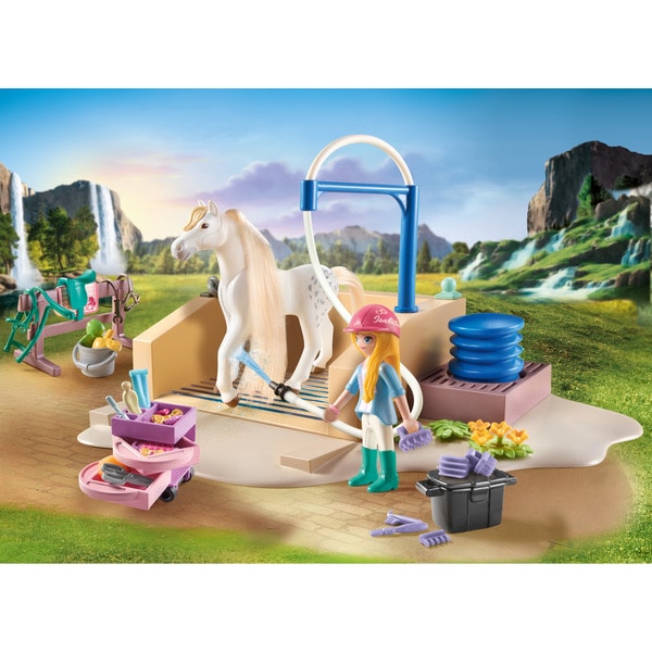 71354 – Playmobil Horses of Waterfall – Isabella & Lioness avec aire de lavage pour chevaux    