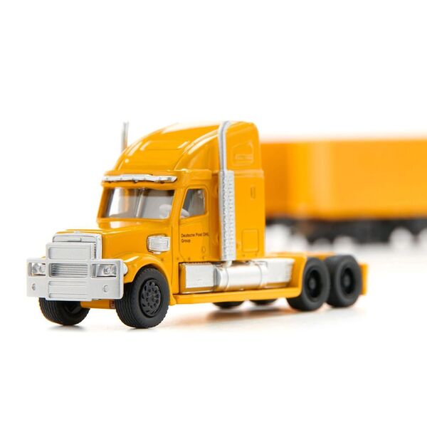 Modèle réduit DHL Road Train