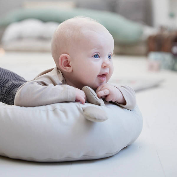 Nid bébé Cozy Lounger avec arche - Sable