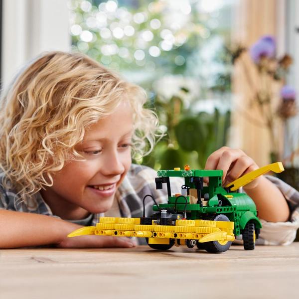 42168 - LEGO® Technic - John Deere 9700 Forage Harvester