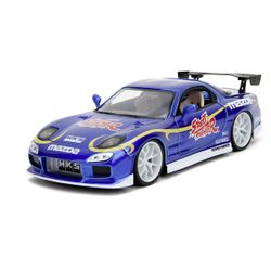 Mazda RX-7 1993 1/24 et figurine de Chun-Li Street Fighter