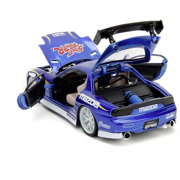 Mazda RX-7 1993 1/24 et figurine de Chun-Li Street Fighter