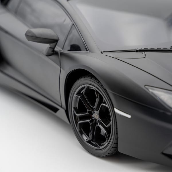 Voiture télécommandée Lamborghini Aventador 1/10ème