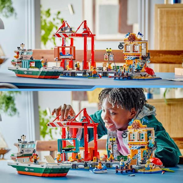 60422 - LEGO® City - Le port et le navire marchand