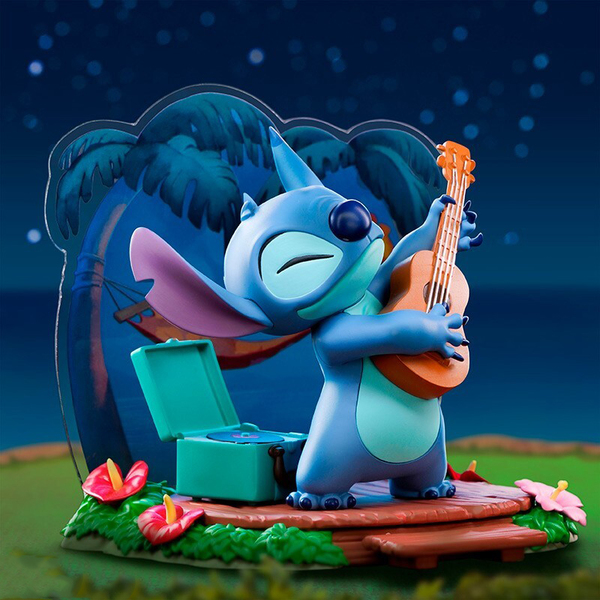 Figurine Stitch et sa guitare