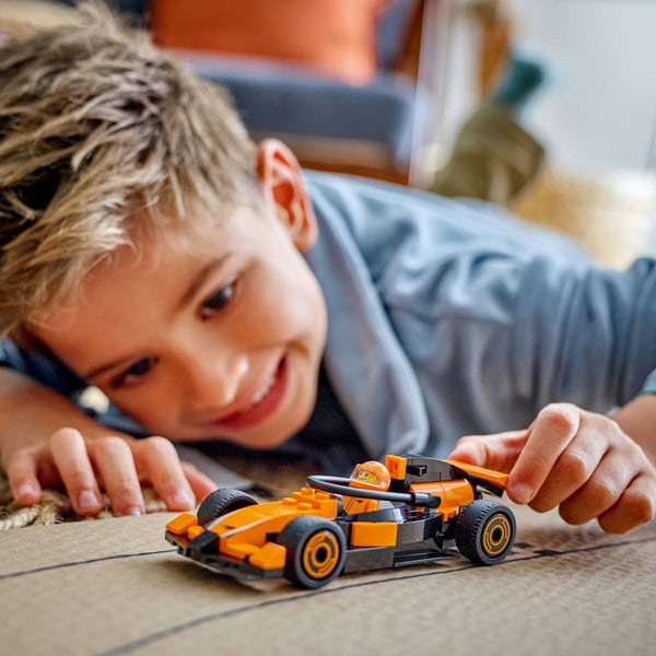 60442 - LEGO® City - Voiture de course McLaren avec pilote de F1®