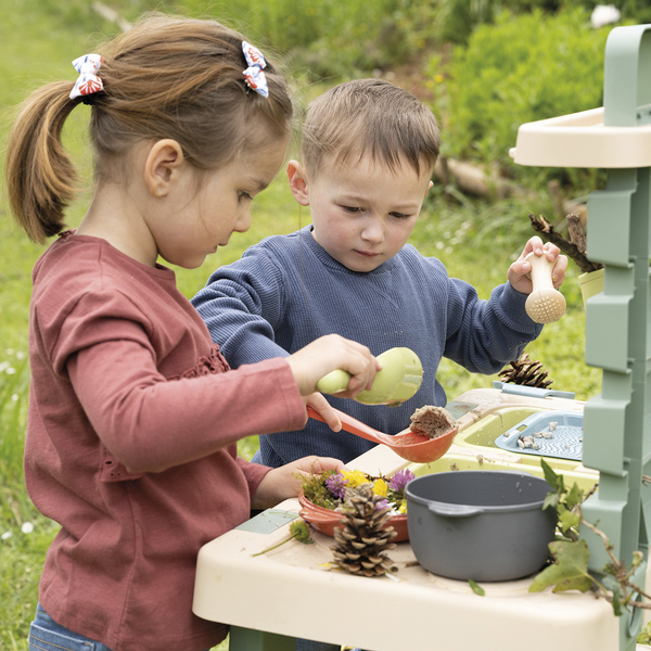 Cuisine Patouille - Mud Kitchen 