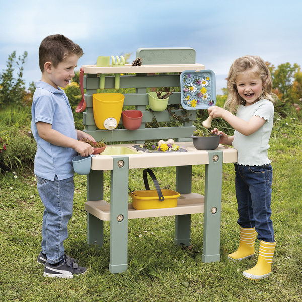 Cuisine Patouille - Mud Kitchen 