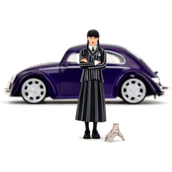 Volkswagen Beetle 1972 avec figurines Mercredi Addams et la Chose