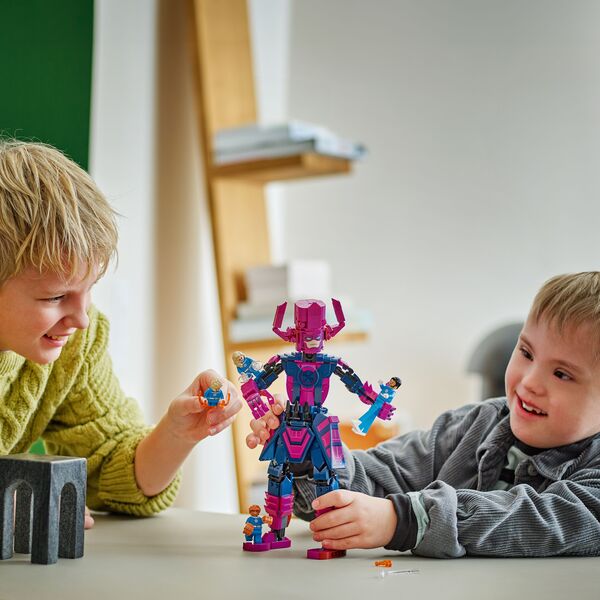 76316 - LEGO® Marvel - Les Quatre Fantastiques contre la Figurine de Galactus